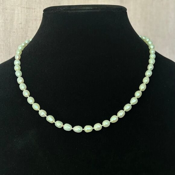 Vintage 19" Freshwater Pearl Necklace with 14K Gold Hook Clasp Hand Knotted - Picture 1 of 7
